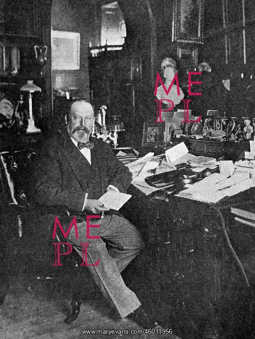 : Edward VII in his study : Edward VII in his study