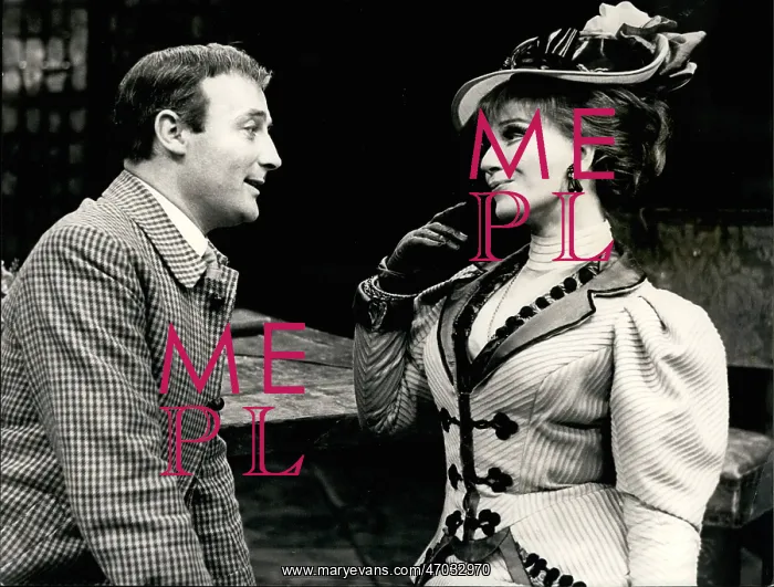 : Edward Woodward, Fenella Fielding, Mermaid Theatre, London : Edward Woodward, Fenella Fielding, Mermaid Theatre, London