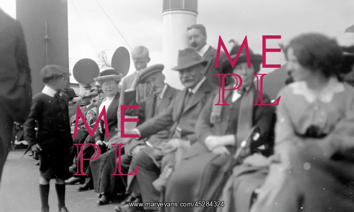 : Edwardian boat passengers : Edwardian boat passengers