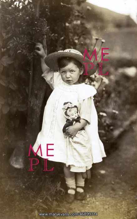  : Edwardian child with doll