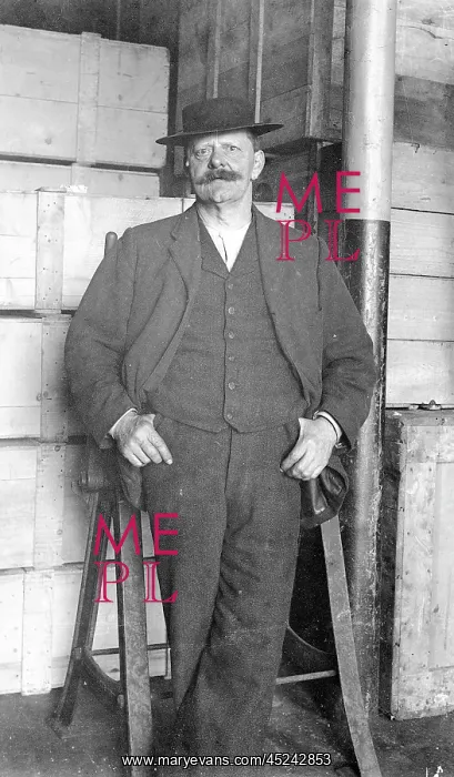: Edwardian factory worker Christopher Tipping : Edwardian factory worker Christopher Tipping
