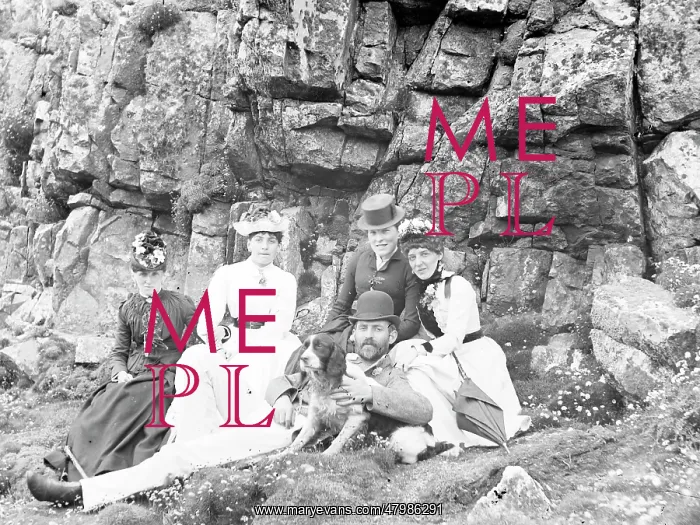 : Edwardian group at the seaside : Edwardian group at the seaside
