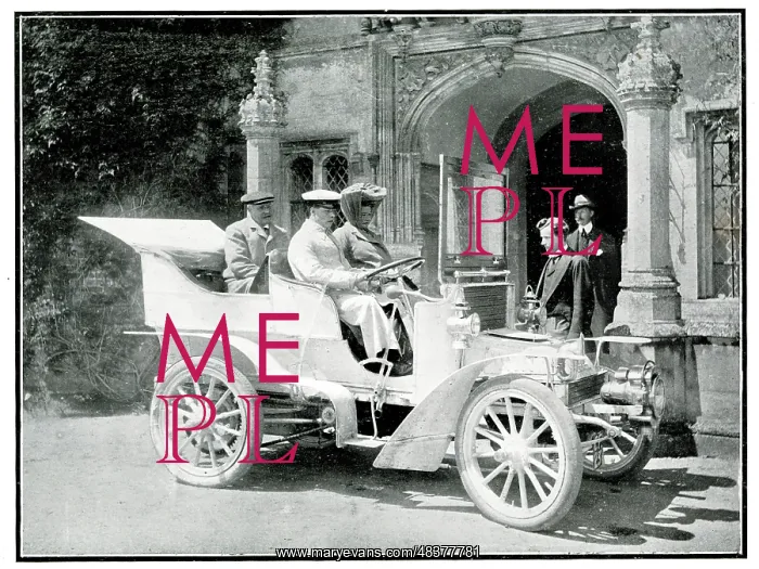 : Three Edwardian people in a veteran car : Three Edwardian people in a veteran car