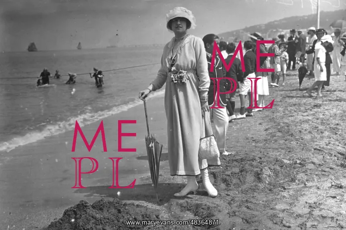 : Edwardian woman on the beach