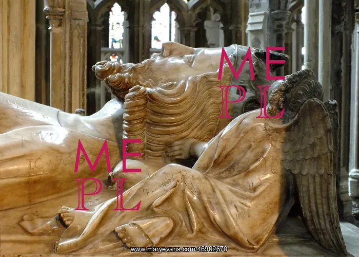 : Effigy at Gloucester Cathedral, Gloucestershire : Effigy at Gloucester Cathedral, Gloucestershire