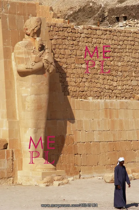 : Egypt. Egyptian man in the Hatshepsut's Temple. Deir el-Baha : Egypt. Egyptian man in the Hatshepsut's Temple. Deir el-Baha