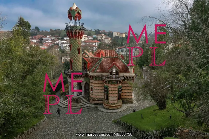 : El Capricho de Gaudi, Comillas : El Capricho de Gaudi, Comillas