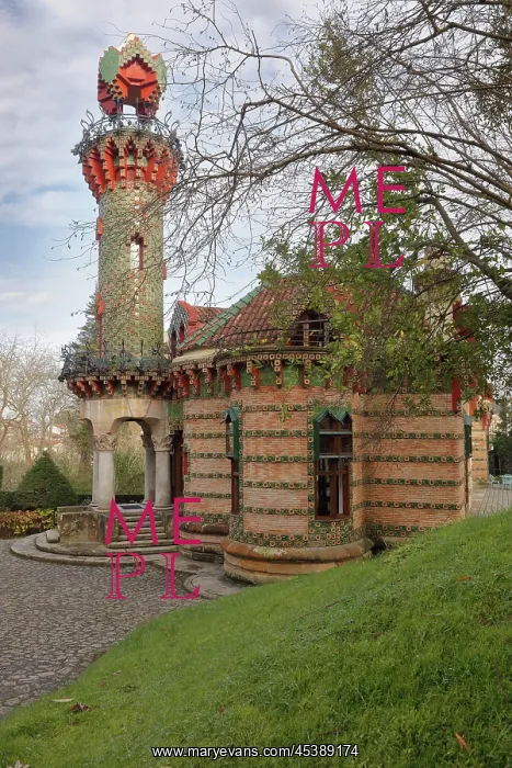 : El Capricho de Gaudi, Comillas : El Capricho de Gaudi, Comillas