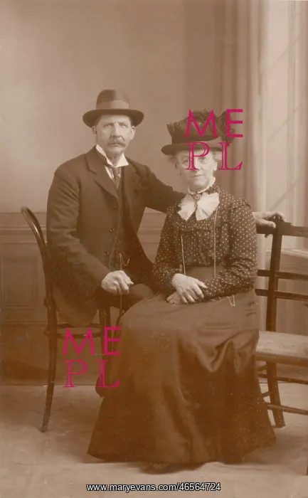 : Elderly Edwardian couple : Elderly Edwardian couple