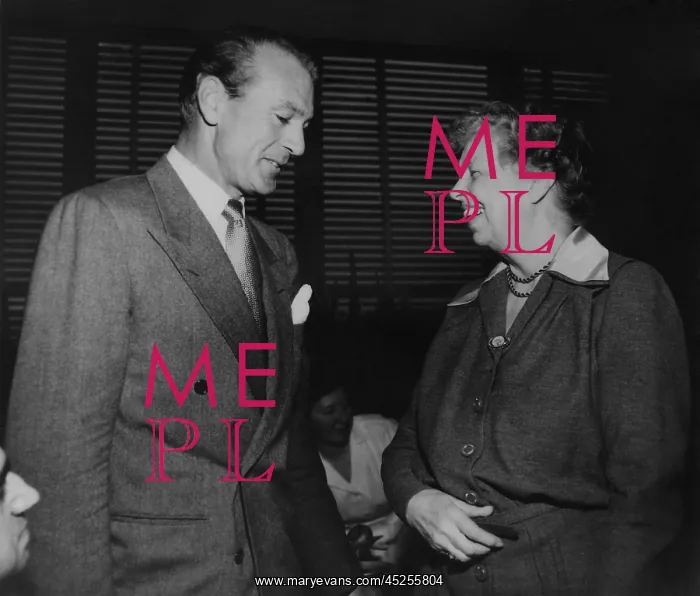 : Eleanor Roosevelt and Gary Cooper at Lake Success : Eleanor Roosevelt and Gary Cooper at Lake Success