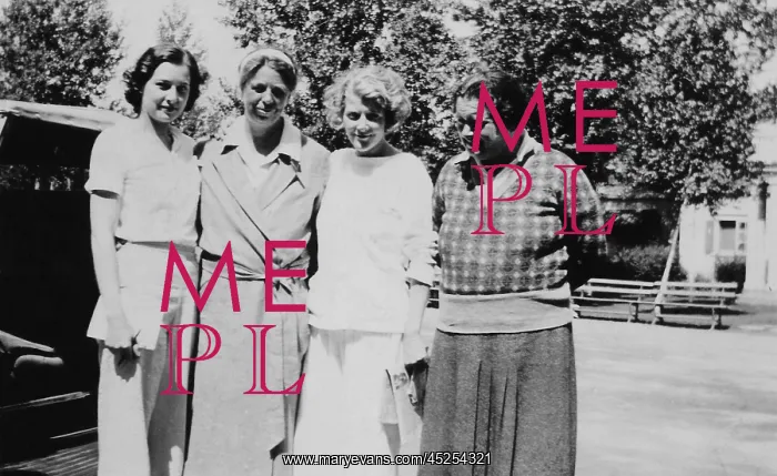 : Eleanor Roosevelt and Lorena Hickok with two unidentified : Eleanor Roosevelt and Lorena Hickok with two unidentified