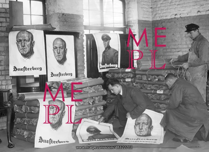 : Election campaign helpers pack Duesterberg's : Election campaign helpers pack Duesterberg's