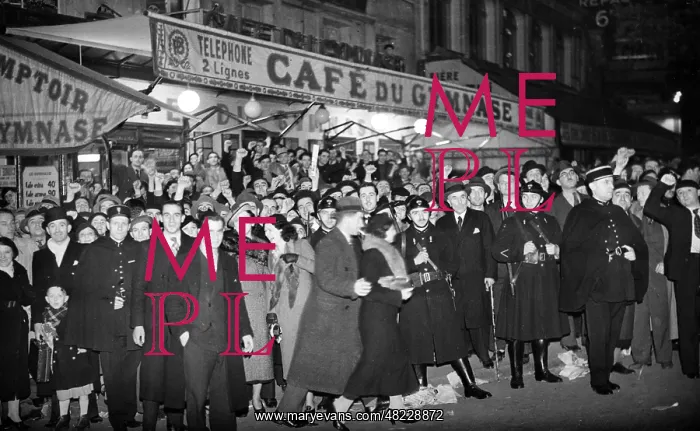 : Election night in Paris, 1936 : Election night in Paris, 1936
