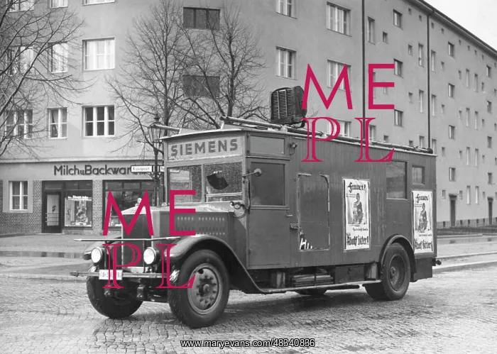 : Election propaganda car of the NSDAP in Berlin, 1932 : Election propaganda car of the NSDAP in Berlin, 1932