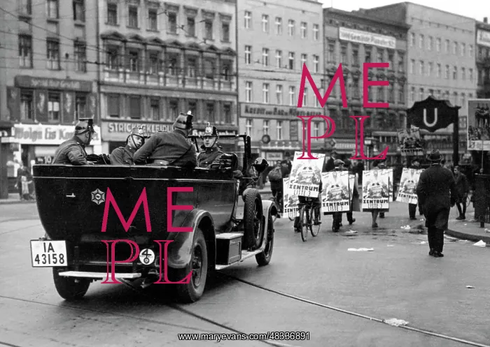 : Election propaganda at Hermannplatz in Berlin, 1932 : Election propaganda at Hermannplatz in Berlin, 1932