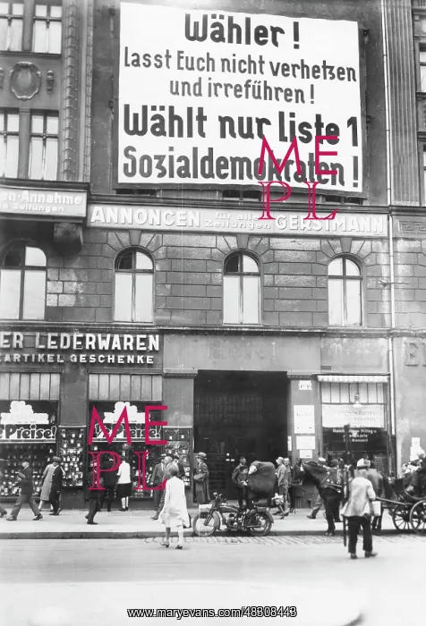 : Election propaganda of the SPD, 1932 : Election propaganda of the SPD, 1932