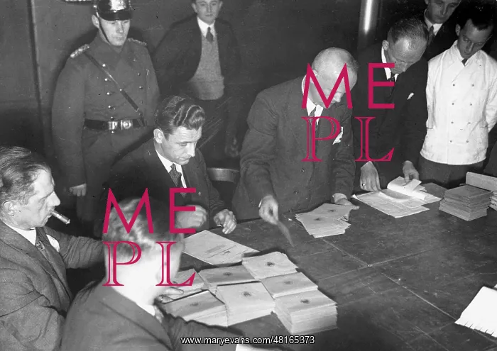 : Election workers during the count of votes after the Reichst : Election workers during the count of votes after the Reichst