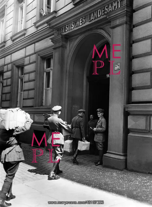 : Election workers of the Jungstahlhelm, 1933 : Election workers of the Jungstahlhelm, 1933