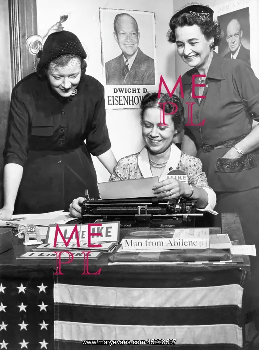 : US Elections. From left: Mrs. Herbert Ryding, ? : US Elections. From left: Mrs. Herbert Ryding, ?
