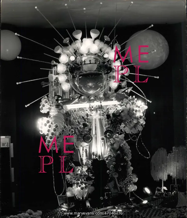 : Electric bulb sculpture, Space Knight, Philips shop, Paris : Electric bulb sculpture, Space Knight, Philips shop, Paris