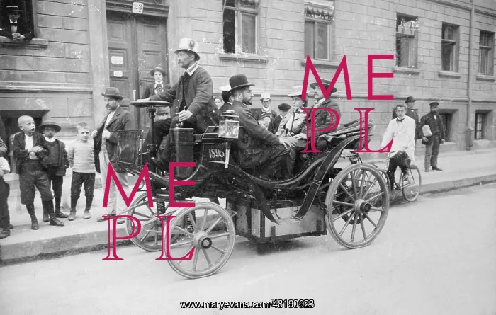 : Electric droshky, 1895 : Electric droshky, 1895