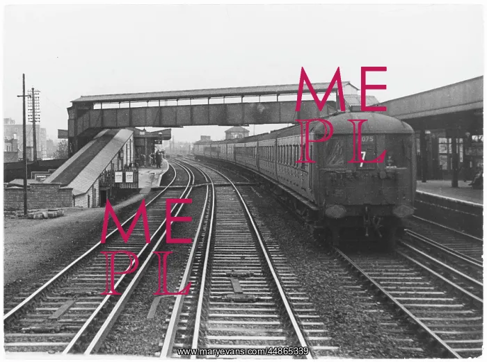 : ELECTRIC TRAIN 1940S : ELECTRIC TRAIN 1940S