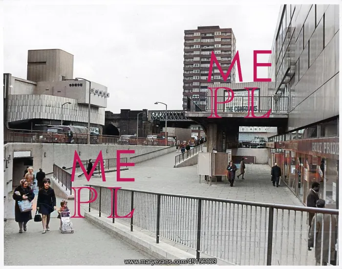 : ELEPHANT AND CASTLE : ELEPHANT AND CASTLE
