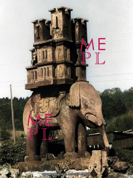 : ELEPHANT CASTLE BEEHIVE : ELEPHANT CASTLE BEEHIVE