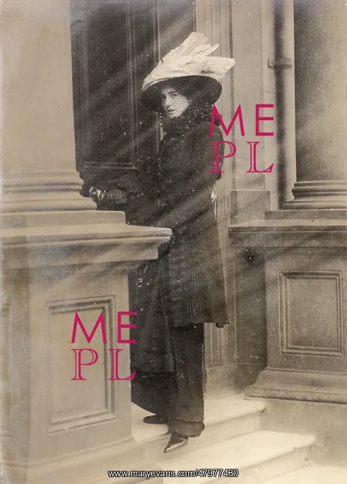 : Elfrida Marjorie Eden, later Countess of Warwick : Elfrida Marjorie Eden, later Countess of Warwick