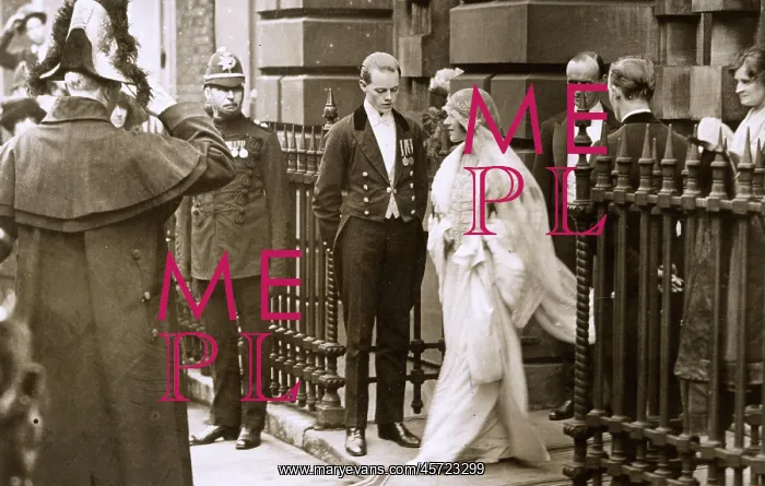 : Elizabeth Bowes-Lyon on her wedding day : Elizabeth Bowes-Lyon on her wedding day