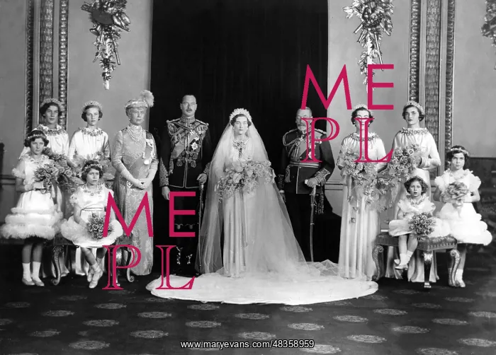 : Elizabeth II at a wedding, 1935 : Elizabeth II at a wedding, 1935