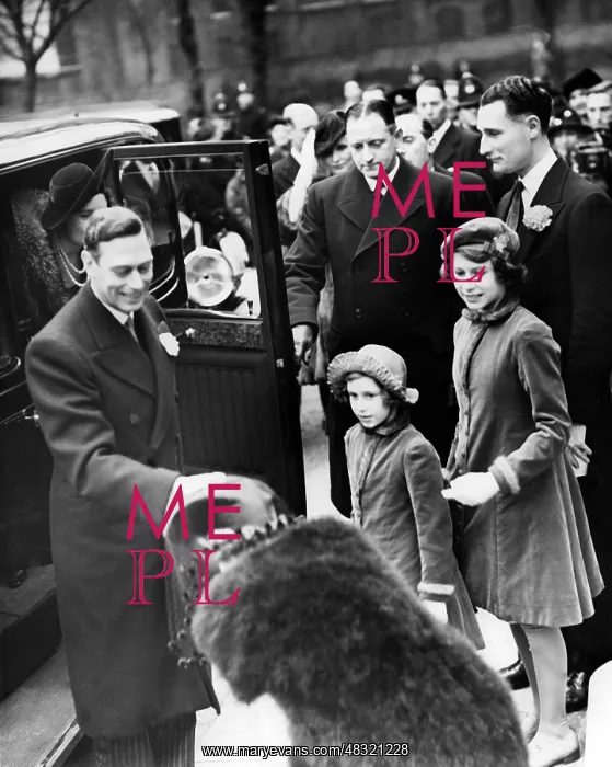 : Elizabeth II at a wedding, 1939 : Elizabeth II at a wedding, 1939