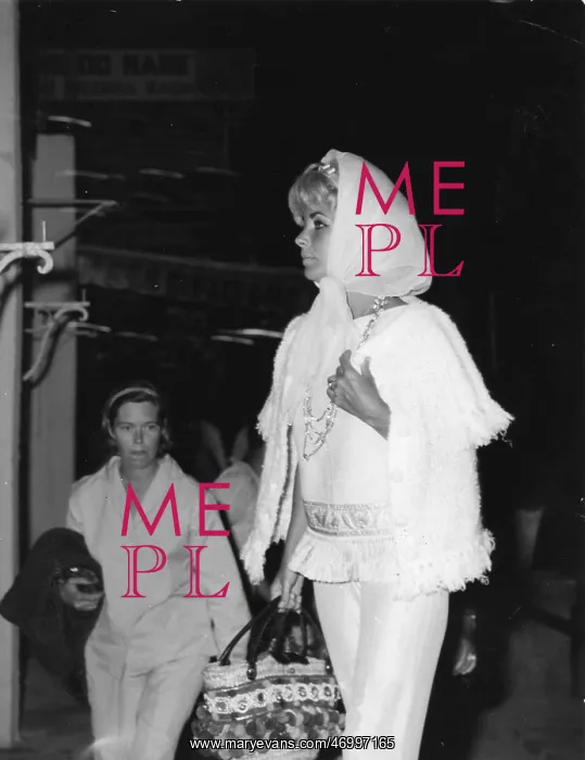 : Elizabeth Taylor at Ischia, Italy : Elizabeth Taylor at Ischia, Italy