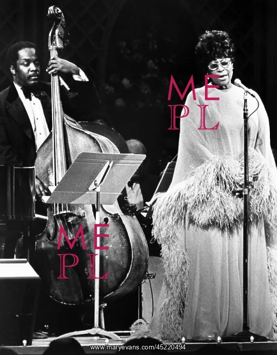 : Ella Fitzgerald, performing on Evening at ? : Ella Fitzgerald, performing on Evening at ?
