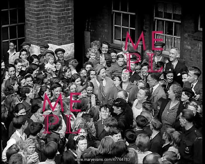 : Elsie and Doris Waters Calling on People to : Elsie and Doris Waters Calling on People to