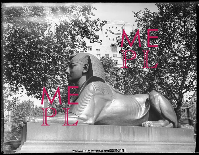 : EMBANKMENT SPHINX : EMBANKMENT SPHINX