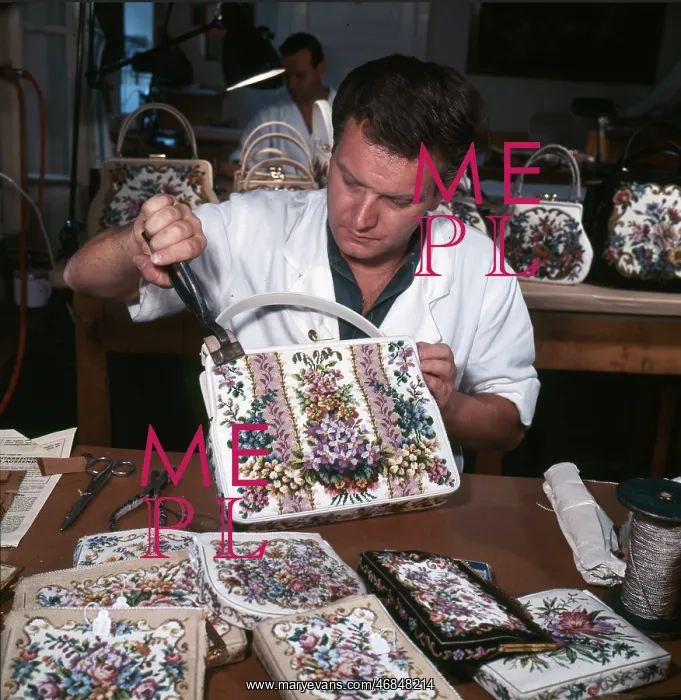 : Embroidery workshop Petit Point in Vienna : Embroidery workshop Petit Point in Vienna
