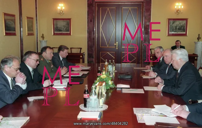  : An emergency meeting in the Kremlin