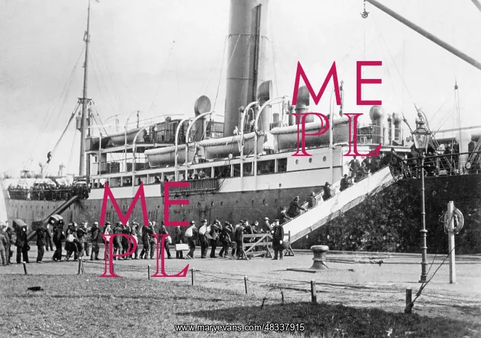 : Emigrant ship in Hamburg, 1902 : Emigrant ship in Hamburg, 1902
