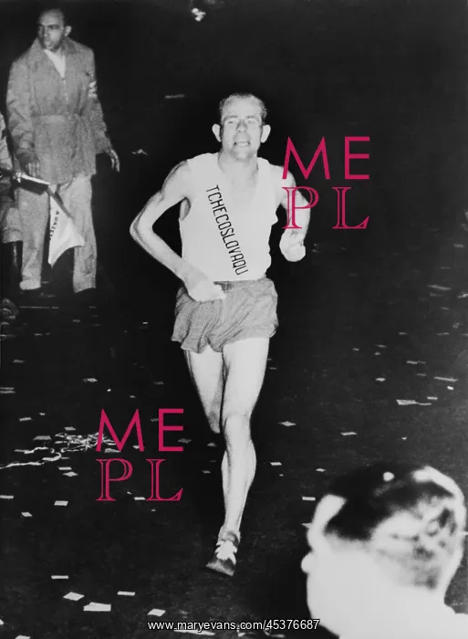 : Emil ZEitopek running in the Saint Silvester : Emil ZEitopek running in the Saint Silvester