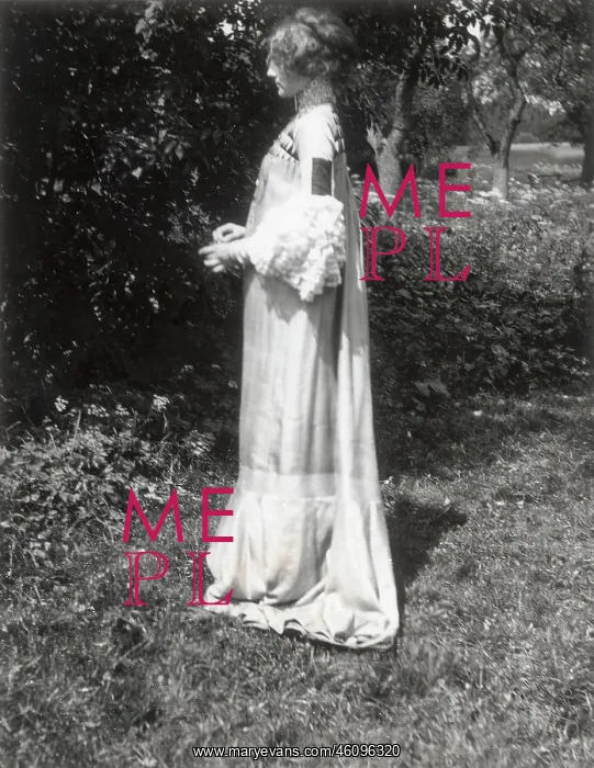  : Emilie Floege