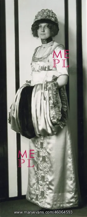  : Emilie Floge in her fashion store