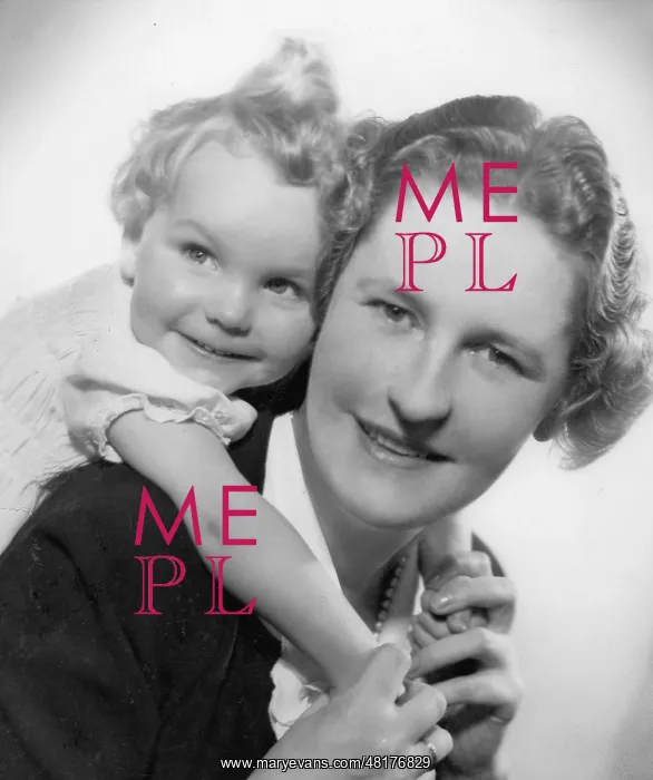: Emmy and Edda Goering, 1940 : Emmy and Edda Goering, 1940