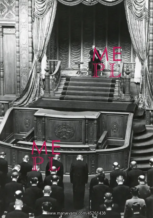 : Emperor Hirohito addressing the Sixth Extraordinary : Emperor Hirohito addressing the Sixth Extraordinary