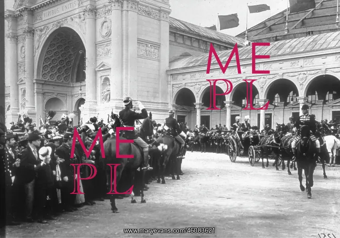 : The emperor at the opening of Kaiser-anniversary exhibit : The emperor at the opening of Kaiser-anniversary exhibit