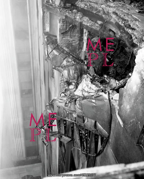 : The Empire State Building after a B-25 Bomber ? : The Empire State Building after a B-25 Bomber ?