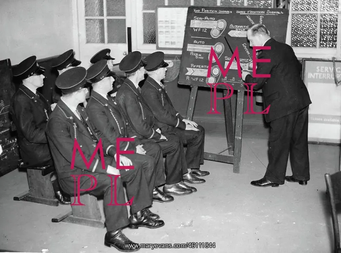 : Employees of the London Underground : Employees of the London Underground