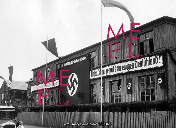 : Employment office in Essen before the campaign speech of : Employment office in Essen before the campaign speech of