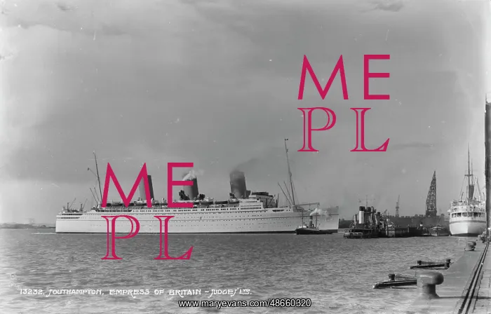 : Empress of Britain at Southampton : Empress of Britain at Southampton