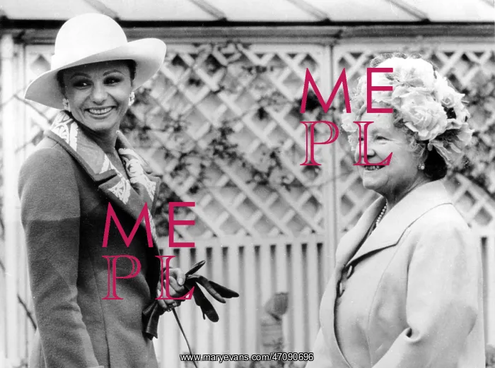 : Empress Farah of Iran and Queen Mother : Empress Farah of Iran and Queen Mother